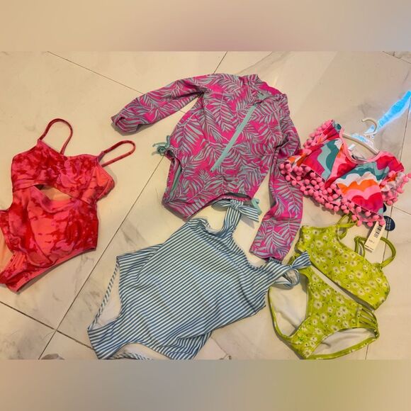 Kids bundle Swimsuit #4 - Picture 1 of 16